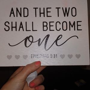 Wood hanging deco 8in wide 6in tall